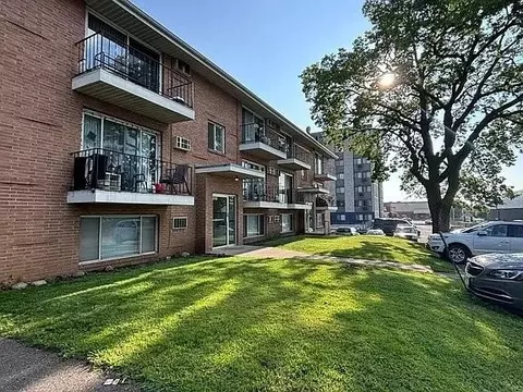 1321 Division St #303, Hopkins, MN 55343