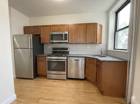5721 4th Ave #3, Brooklyn, NY 11220