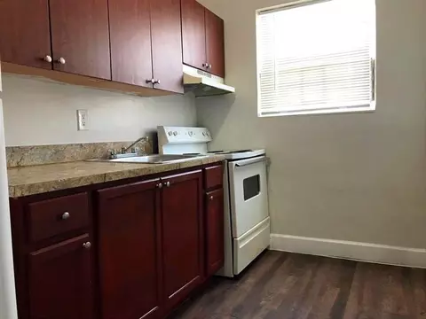 1805 NW 2nd Ct, Miami, FL 33136