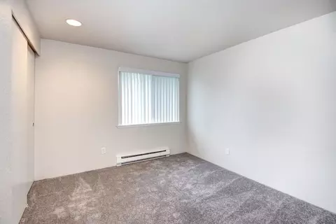 14901 SE 272nd St, Kent, WA 98042