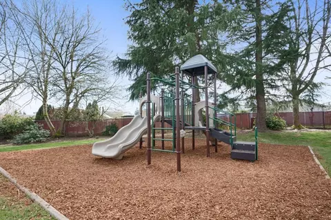 14901 SE 272nd St, Kent, WA 98042
