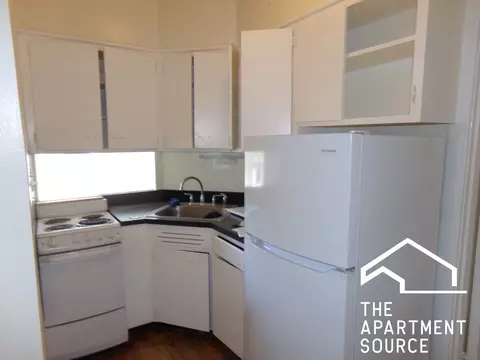1256 W Montrose Ave #1F, Chicago, IL 60613