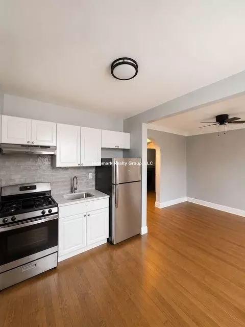 918 Green Bay Rd #E2, Winnetka, IL 60093