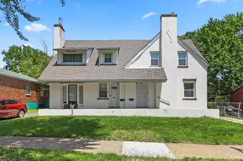 6927 Raymond Ave, University City, MO 63130