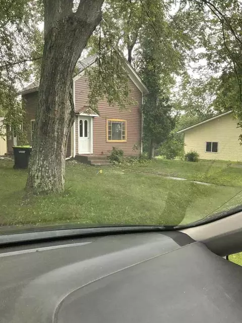 315 W Begley St #1, Greenwood, WI 54437