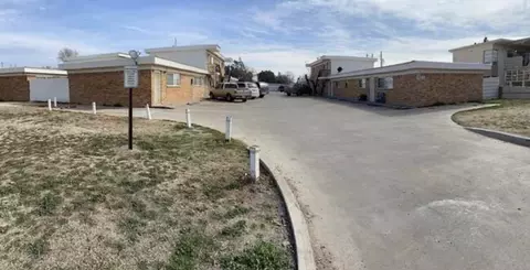 106 Avenue H #10, Hereford, TX 79045