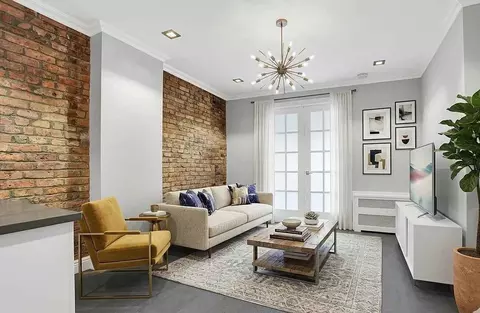 527 E 5th St #3B, New York, NY 10009