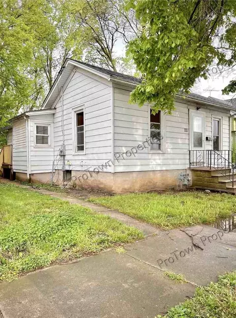 711 N Hickory St, Joliet, IL 60435