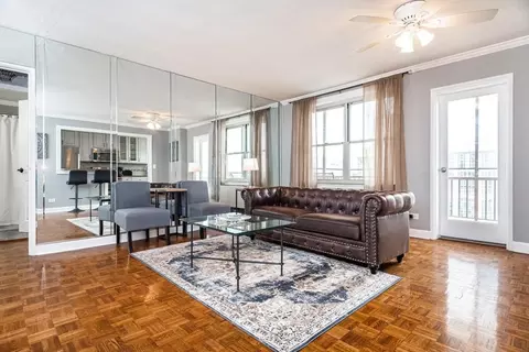 300 Peachtree St #1299363P, Atlanta, GA 30303