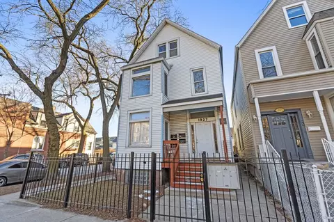 1927 N Kedzie Ave #2F, Chicago, IL 60647