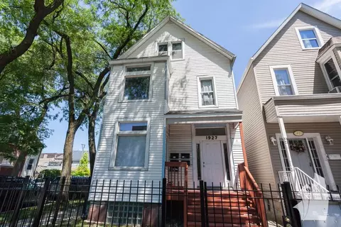 1927 N Kedzie Ave #2F, Chicago, IL 60647