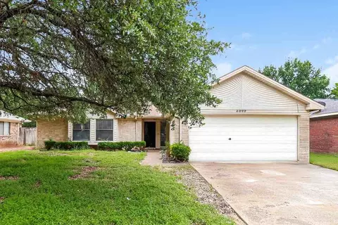 3309 Creekwood Ln, Fort Worth, TX 76123