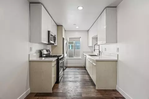 2730 Raymond Ave #9, Los Angeles, CA 90007