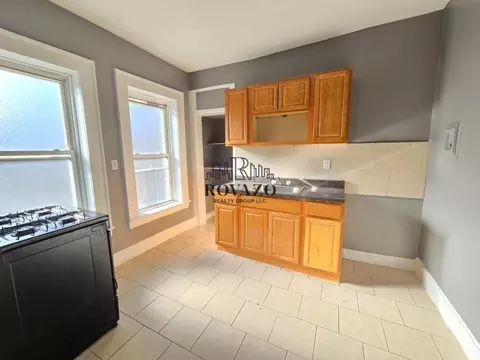 333 Park Ave #4, Newark, NJ 07107
