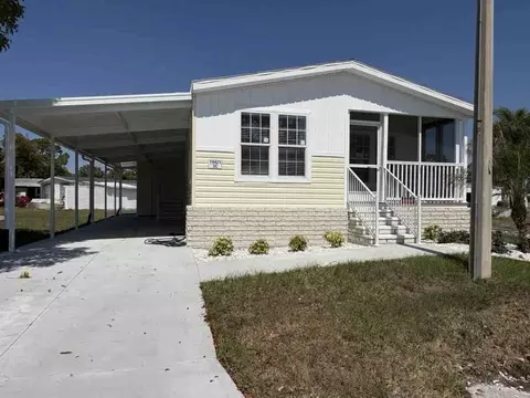 19421 Bermuda Ct, North Fort Myers, FL 33903