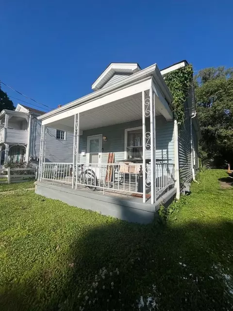 617 Van Roberts Pl, Wyoming, OH 45215