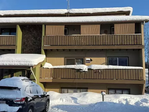 228 Woodridge St #4, College, AK 99709