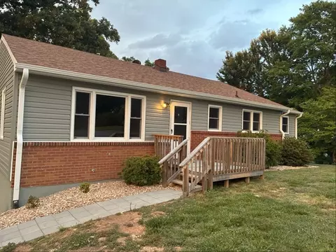 1845 Old Hollow Rd, Walkertown, NC 27051
