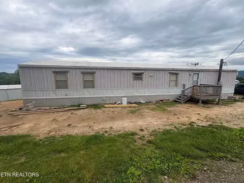 124 Watson Ln, Harriman, TN 37748