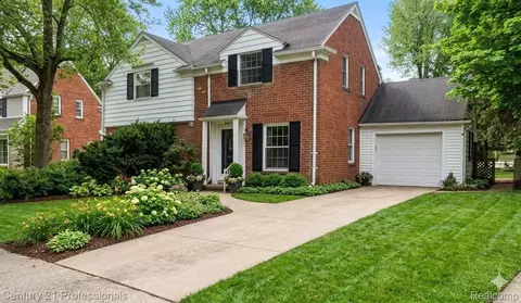 3813 Brewster St, Dearborn, MI 48120
