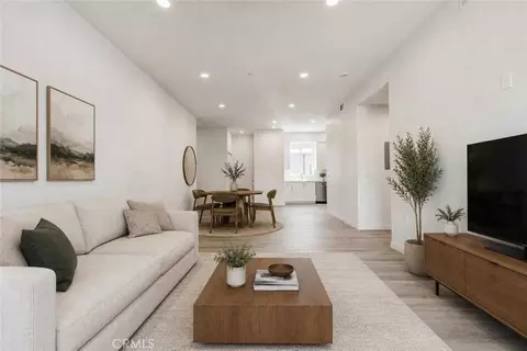 14810 Delano St, Van Nuys, CA 91411