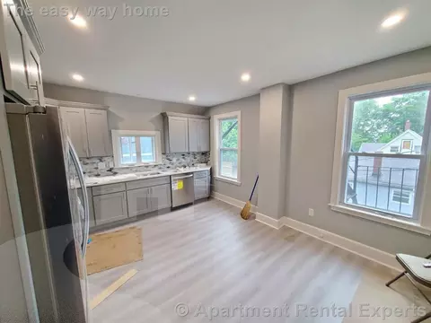 146 Highland Ave #2ND, Somerville, MA 02143