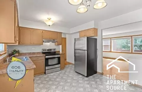 9463 Maple Dr #3A, Rosemont, IL 60018