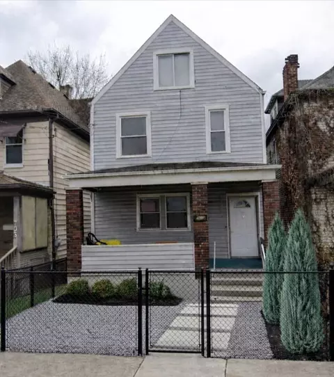 705 Russellwood Ave #1, Mckees Rocks, PA 15136