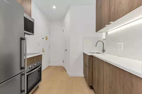 246 E 53rd St #4C, New York, NY 10022