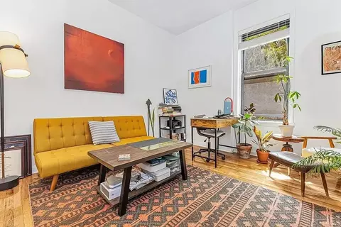 243 E Broadway #3R, New York, NY 10002