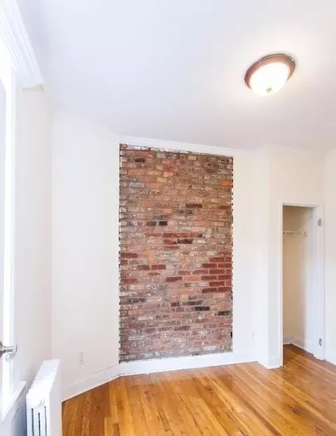 432 E 13th St #8, New York, NY 10009