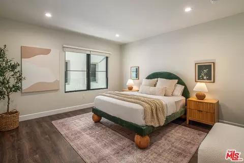 1147 N Beachwood Dr #5, Los Angeles, CA 90038