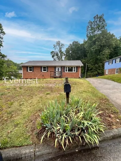 4303 Whippoorwill Dr, Greensboro, NC 27407