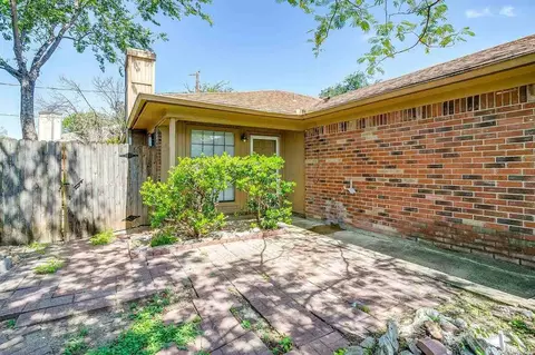 4517 Compass Ct, Fort Worth, TX 76135