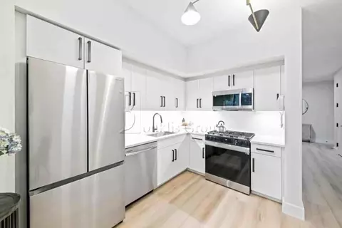 95 Wall St #1219, New York, NY 10005