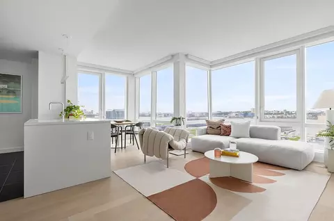 555 W 38th St #2703, New York, NY 10018
