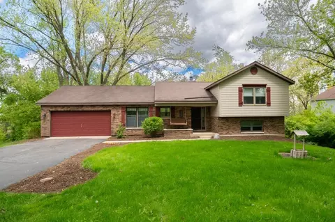 3516 Kings Lair Dr, Spring Grove, IL 60081
