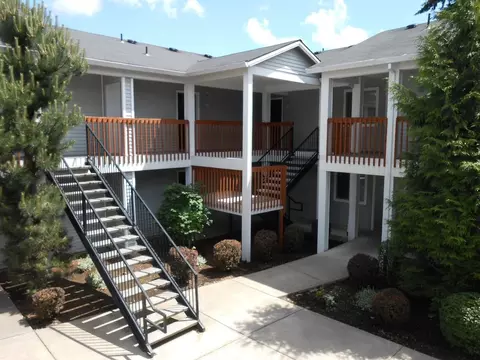 130 SE 105th Ave #C2, Portland, OR 97216