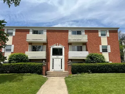 1002 E Harding Dr #304, Urbana, IL 61801