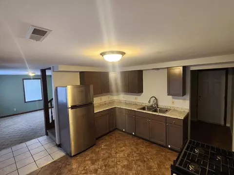 3311 State St #1, Quincy, IL 62301