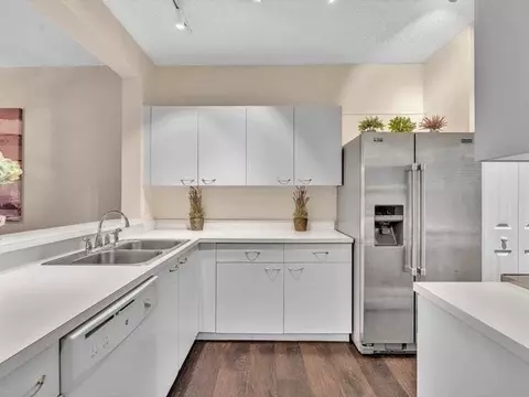 20930 Va Azalea, Miami, FL 33428