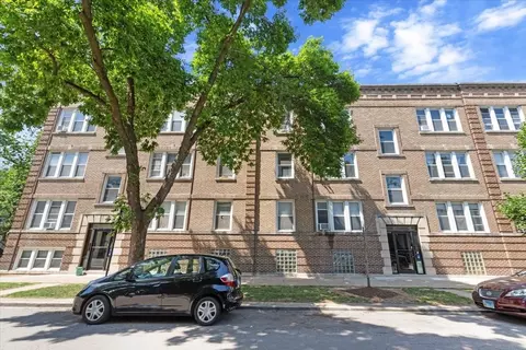1220 W Victoria St #3, Chicago, IL 60660