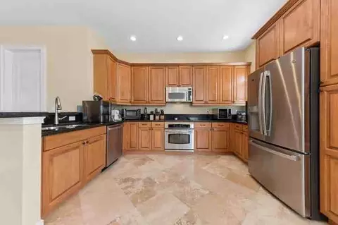 41 Via Floresta Dr, Boca Raton, FL 33487