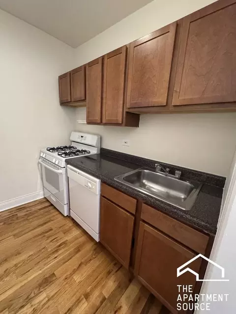 628 W Cornelia Ave #E3, Chicago, IL 60657