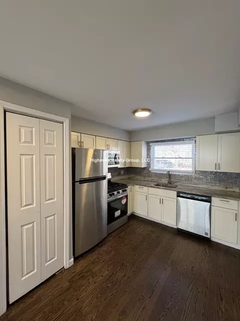 1321 W Sherwin Ave #2A, Chicago, IL 60626