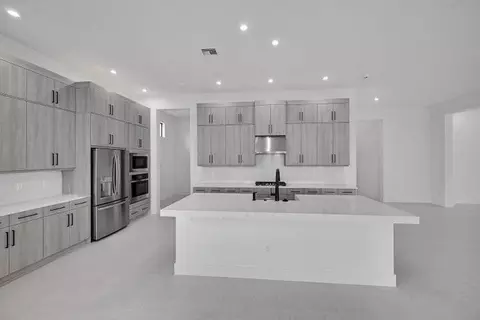 9520 Saint Germain Dr, Palm Beach Gardens, FL 33412