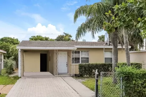 826 S D St, Lake Worth, FL 33460