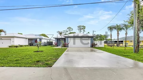 6837 1st St, Limestone Creek, FL 33458