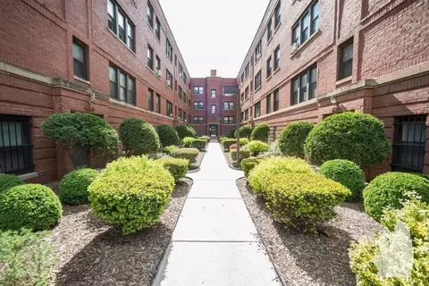 5736 N Winthrop Ave #42-308, Chicago, IL 60660