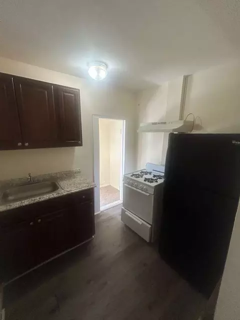 3901 Pennsgrove St, Philadelphia, PA 19104